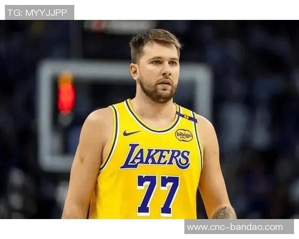 东契奇见追梦三不沾激动呐喊绝对不可能引发全场热议 东契奇见追梦三不沾激动呐喊绝对不可能引发全场热议