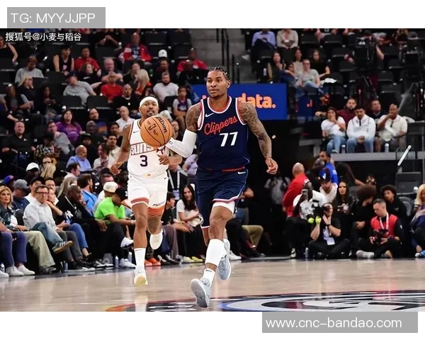 小波特全场最佳表现16中8三分命中率50贡献25分6篮板3抢断助力球队奋战